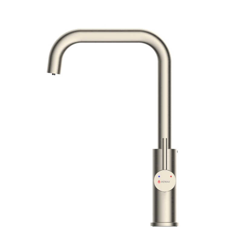 Alternative Ansicht des 3-in-1-Warmwasserhahn-Sets aus Edelstahl